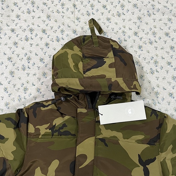 Canada Goose Camouflage Hooded Down Jacket - Picture 2 of 11